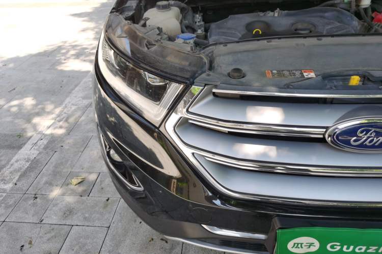 Used Ford Edge 2016 EcoBoost 245 Four-Wheel Drive Titanium Edition 7-Seater Right Front Headlight