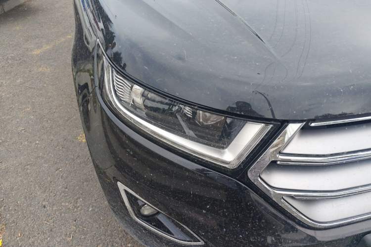 Used Ford Edge 2016 EcoBoost 245 Four-Wheel Drive Titanium 7-Seater Right Front Headlight