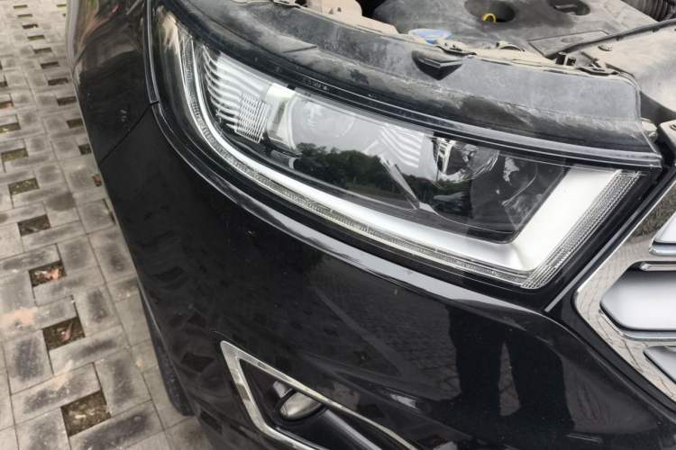 Used Ford Edge 2016 EcoBoost 245 Two-Wheel-Drive Titanium 7-Seater Right Front Headlight