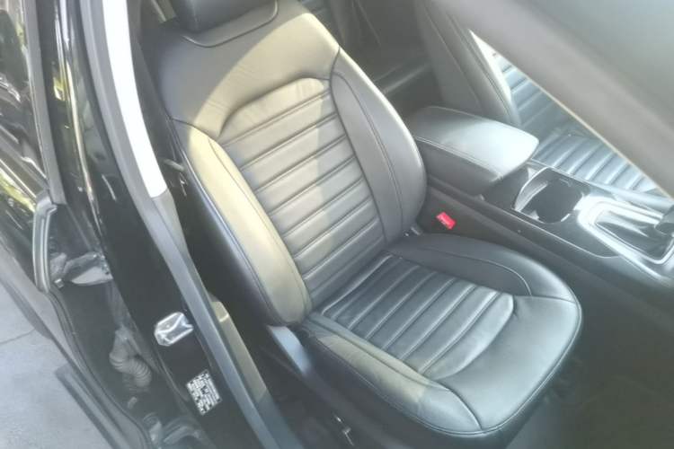Used Ford Edge 2016 EcoBoost 245 Four-Wheel Drive Titanium Edition 7-Seater Right Front Seat