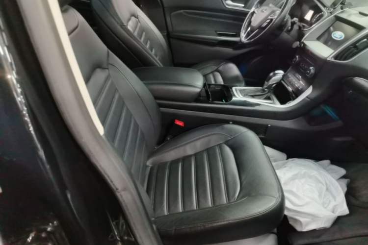 Used Ford Edge 2016 EcoBoost 245 Four-Wheel Drive Titanium Edition 7-Seater Right Front Seat