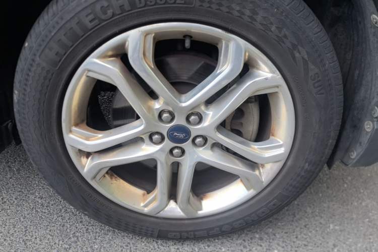 Used Ford Edge 2016 EcoBoost 245 Two-Wheel-Drive Titanium 7-Seater Right Front Wheel Hub