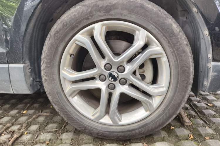 Used Ford Edge 2016 EcoBoost 245 Two-Wheel-Drive Titanium 7-Seater Right Front Wheel Hub
