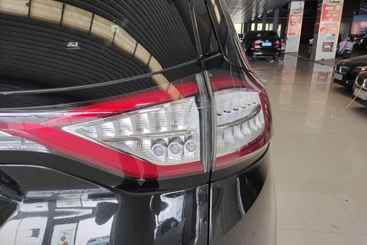 Used Ford Edge 2016 EcoBoost 245 Two-Wheel-Drive Titanium 7-Seater Right Rear Taillight