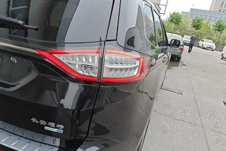 Used Ford Edge 2016 EcoBoost 245 Four-Wheel Drive Titanium Edition 7-Seater Right Rear Taillight