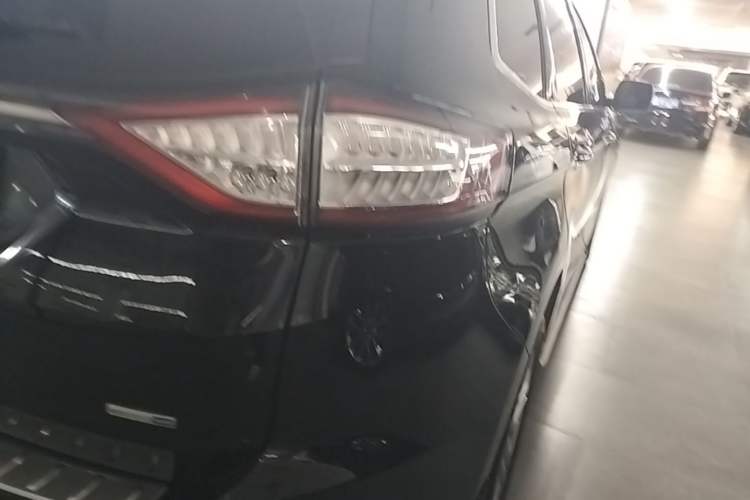 Used Ford Edge 2016 EcoBoost 245 Four-Wheel Drive Titanium Edition 7-Seater Right Rear Taillight
