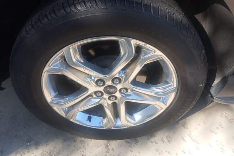 Used Ford Edge 2016 EcoBoost 245 Two-Wheel-Drive Titanium 7-Seater Right Rear Wheel Hub