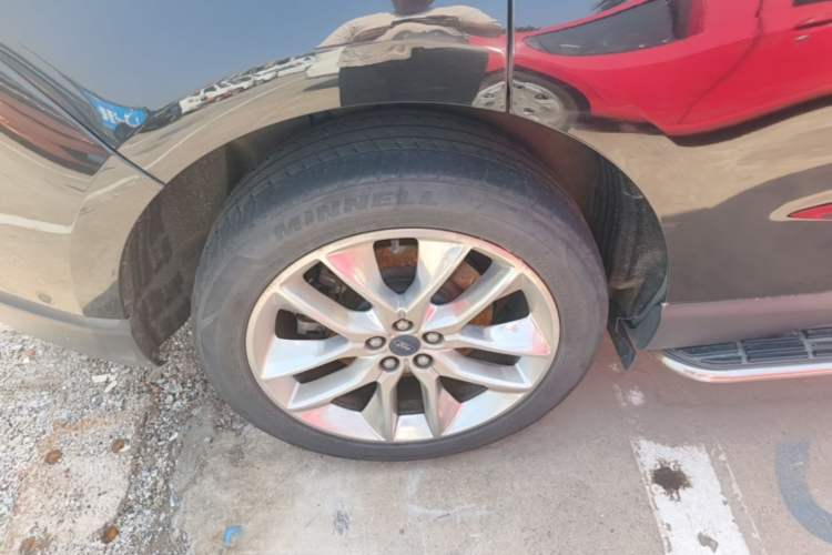 Used Ford Edge 2016 EcoBoost 245 Four-Wheel Drive Titanium 7-Seater Right Rear Wheel Hub