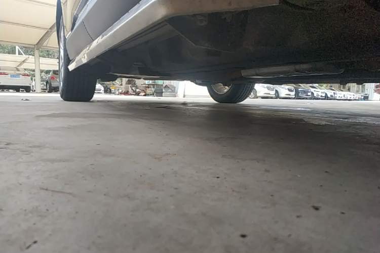 Used Ford Edge 2016 EcoBoost 245 Two-Wheel-Drive Titanium 7-Seater Right Side Sill