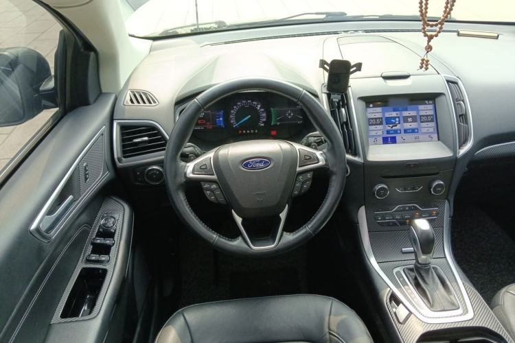 Used Ford Edge 2016 EcoBoost 245 Two-Wheel-Drive Titanium 7-Seater Steering Wheel
