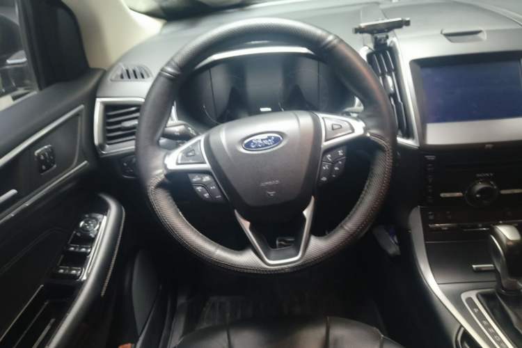 Used Ford Edge 2016 EcoBoost 245 Four-Wheel Drive Titanium 7-Seater Steering Wheel