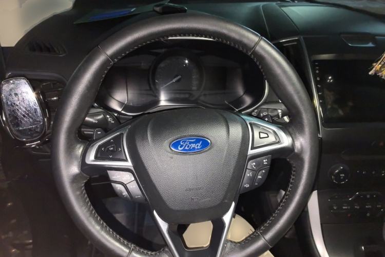 Used Ford Edge 2016 EcoBoost 245 Four-Wheel Drive Titanium Edition 7-Seater Steering Wheel