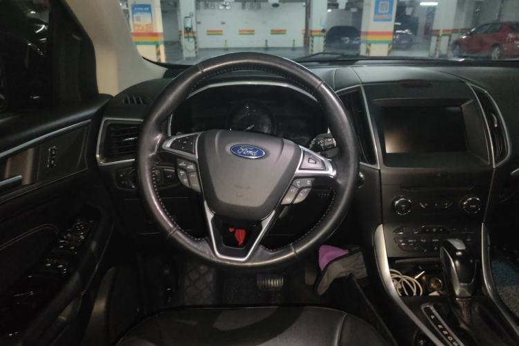 Used Ford Edge 2016 EcoBoost 245 Two-Wheel-Drive Titanium 7-Seater Steering Wheel