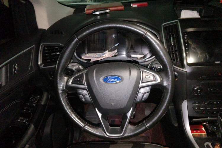 Used Ford Edge 2016 EcoBoost 245 Four-Wheel Drive Titanium Edition 7-Seater Steering Wheel