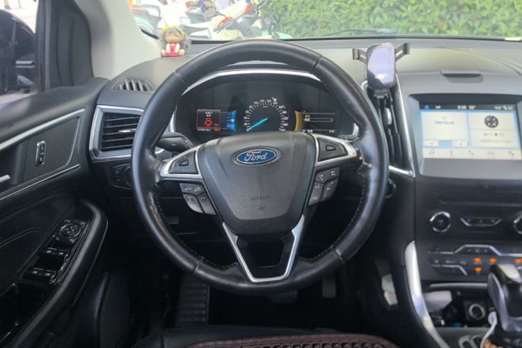 Used Ford Edge 2016 EcoBoost 245 Two-Wheel-Drive Titanium 7-Seater Steering Wheel