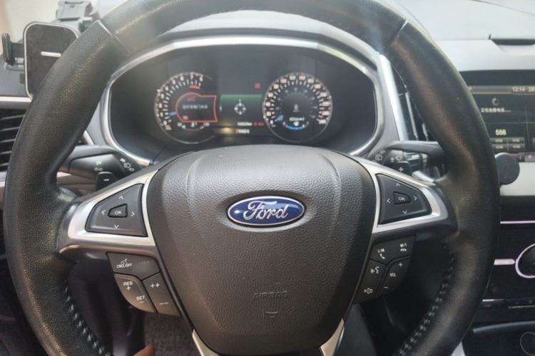 Used Ford Edge 2016 EcoBoost 245 Four-Wheel Drive Titanium 7-Seater Steering Wheel