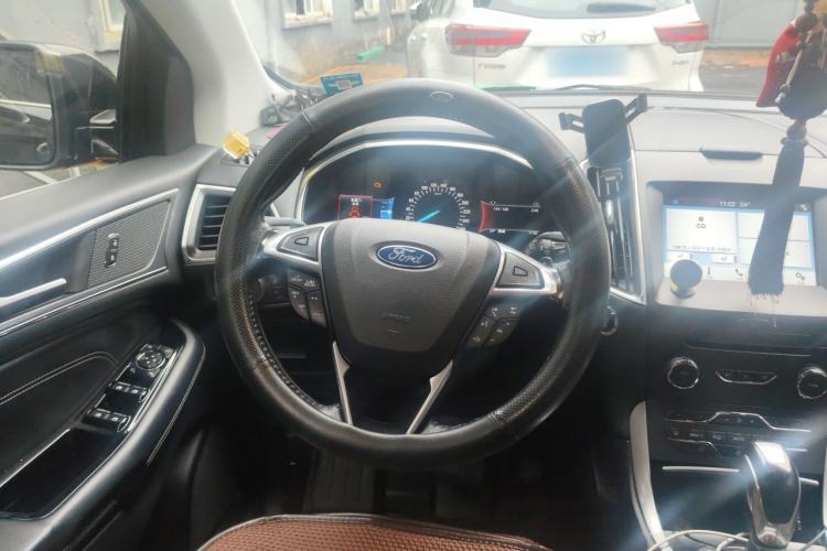 Used Ford Edge 2016 EcoBoost 245 Two-Wheel-Drive Titanium 7-Seater Steering Wheel