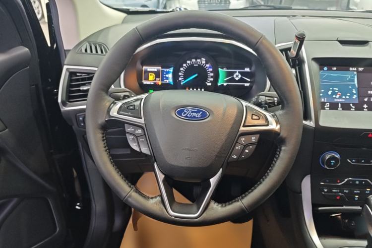 Used Ford Edge 2016 EcoBoost 245 Four-Wheel Drive Titanium Edition 7-Seater Steering Wheel