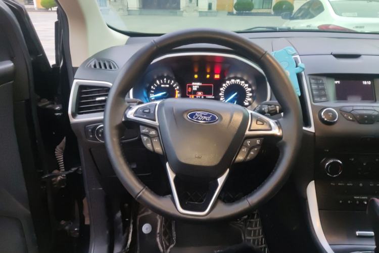 Used Ford Edge 2016 EcoBoost 245 Two-Wheel-Drive Platinum Edition 7-Seater Steering Wheel