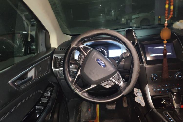 Used Ford Edge 2016 EcoBoost 245 Four-Wheel Drive Titanium Edition 7-Seater Steering Wheel