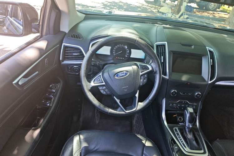 Used Ford Edge 2016 EcoBoost 245 Four-Wheel Drive Titanium Edition 7-Seater Steering Wheel