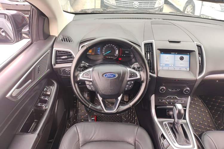 Used Ford Edge 2016 EcoBoost 245 Two-Wheel-Drive Titanium 7-Seater Steering Wheel