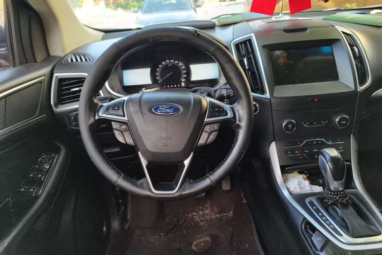 Used Ford Edge 2016 EcoBoost 245 Two-Wheel-Drive Titanium 7-Seater Steering Wheel