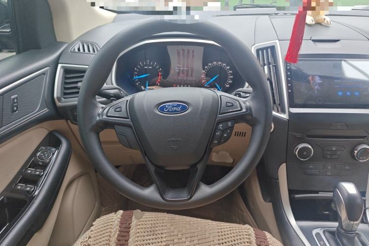 Used Ford Edge 2016 EcoBoost 245 Two-Wheel-Drive Titanium 5-Seater Steering Wheel