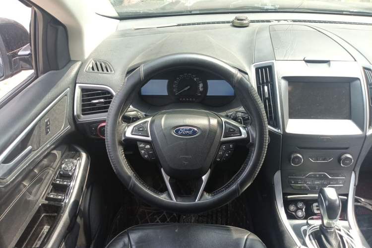 Used Ford Edge 2016 EcoBoost 245 Four-Wheel Drive Titanium Edition 7-Seater Steering Wheel