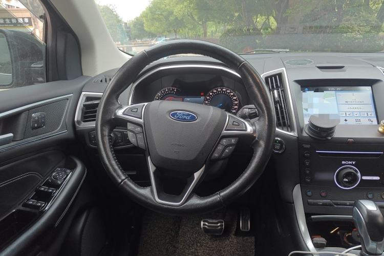 Used Ford Edge 2016 EcoBoost 245 Four-Wheel Drive Titanium 7-Seater Steering Wheel