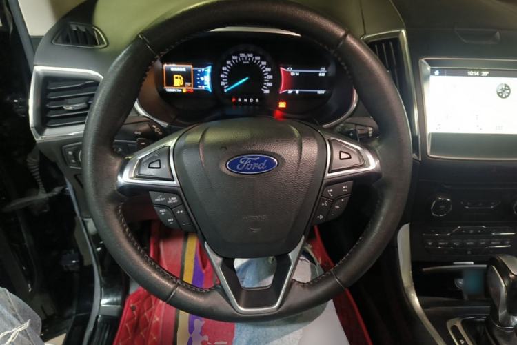 Used Ford Edge 2016 EcoBoost 245 Two-Wheel-Drive Titanium 7-Seater Steering Wheel
