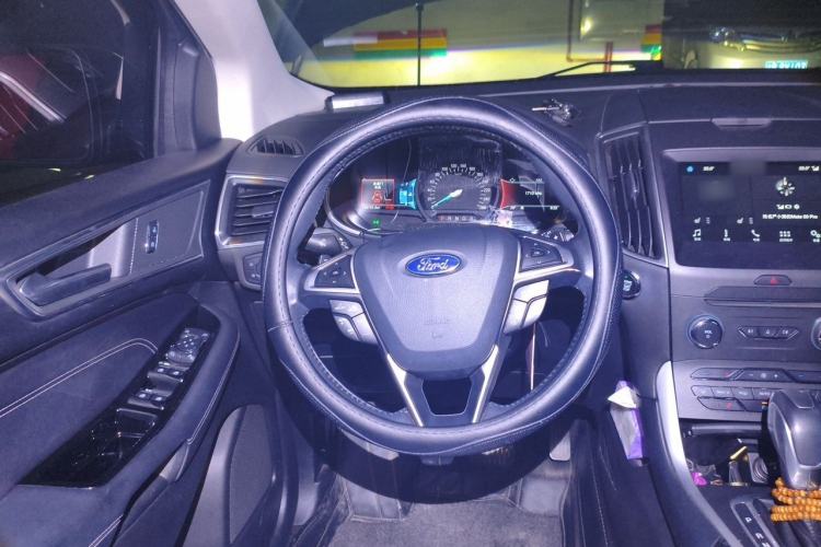 Used Ford Edge 2016 EcoBoost 245 Two-Wheel-Drive Titanium 7-Seater Steering Wheel