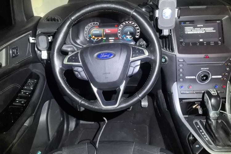 Used Ford Edge 2016 EcoBoost 245 Four-Wheel Drive Titanium 7-Seater Steering Wheel