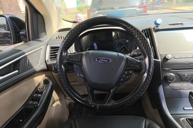 Used Ford Edge 2016 EcoBoost 245 Two-Wheel-Drive Titanium 5-Seater Steering Wheel