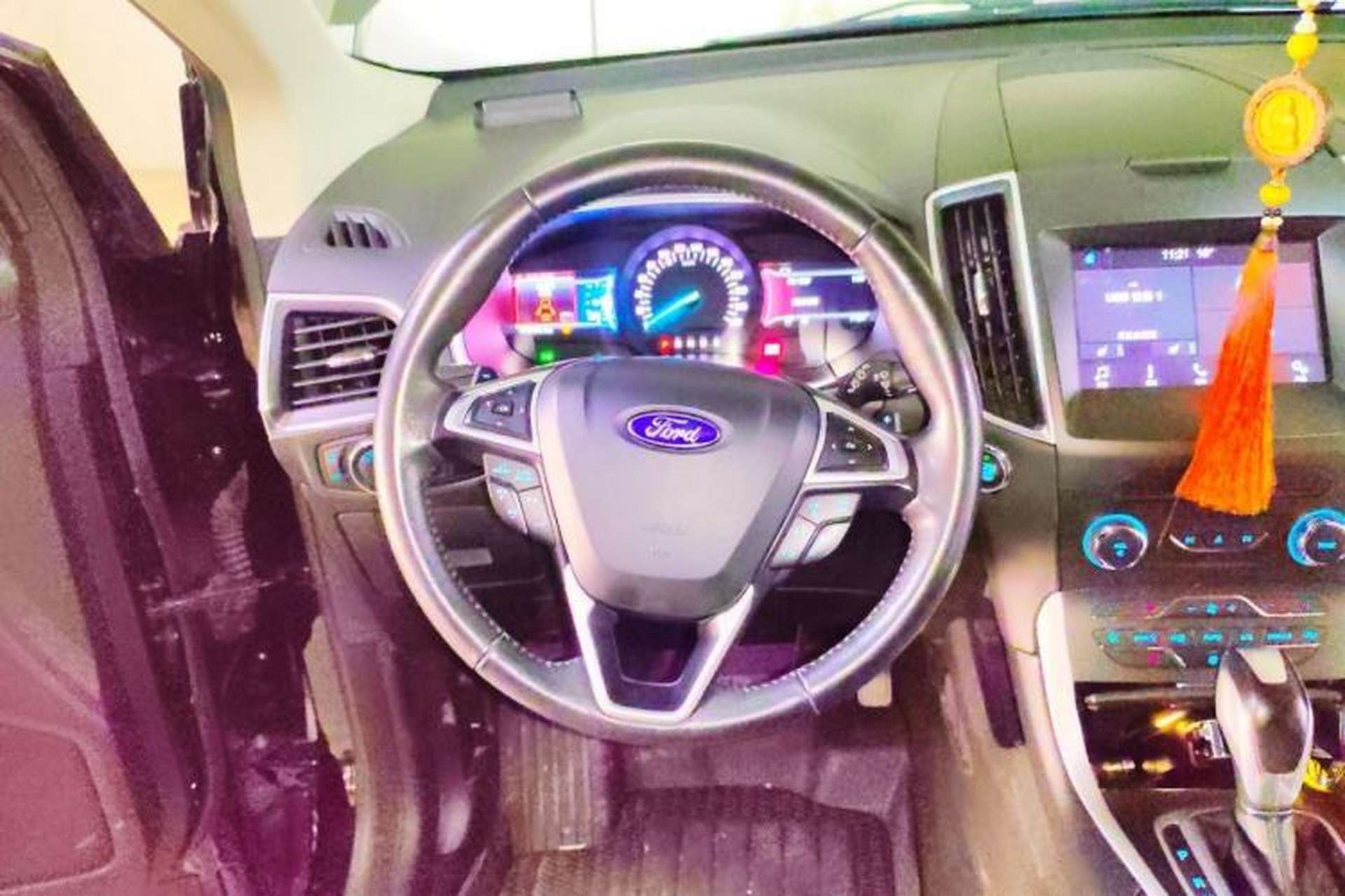 Used Ford Edge 2016 EcoBoost 245 Two-Wheel-Drive Titanium 7-Seater Steering Wheel