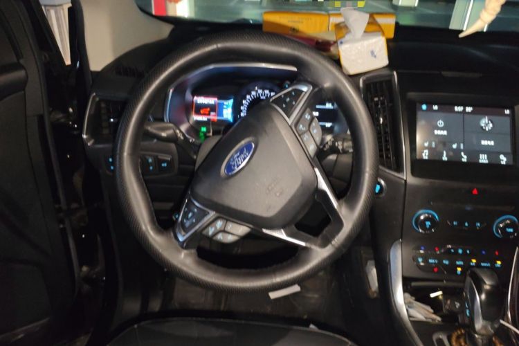 Used Ford Edge 2016 EcoBoost 245 Two-Wheel-Drive Titanium 7-Seater Steering Wheel
