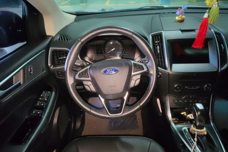 Used Ford Edge 2016 EcoBoost 245 Two-Wheel-Drive Titanium 7-Seater Steering Wheel