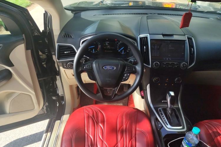 Used Ford Edge 2016 EcoBoost 245 Two-Wheel-Drive Titanium 5-Seater Steering Wheel