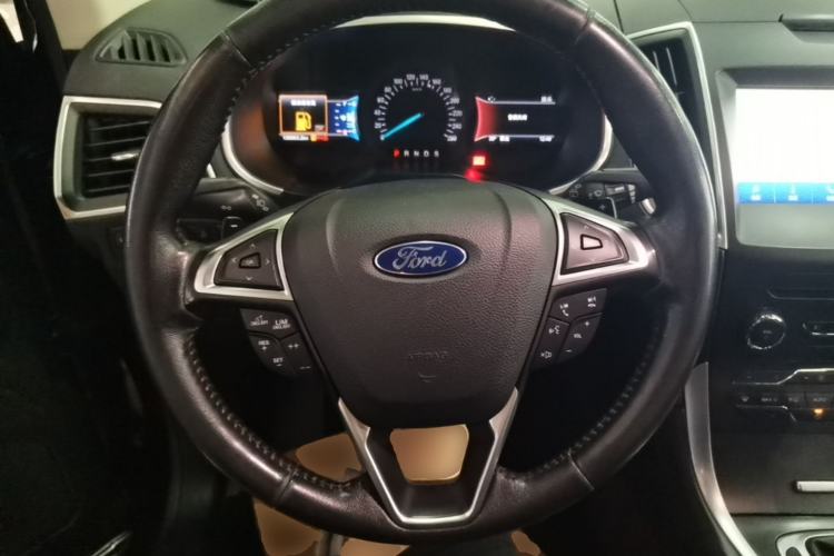 Used Ford Edge 2016 EcoBoost 245 Two-Wheel-Drive Titanium 7-Seater Steering Wheel
