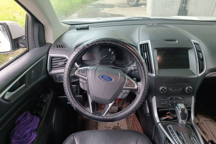 Used Ford Edge 2016 EcoBoost 245 Two-Wheel-Drive Titanium 7-Seater Steering Wheel