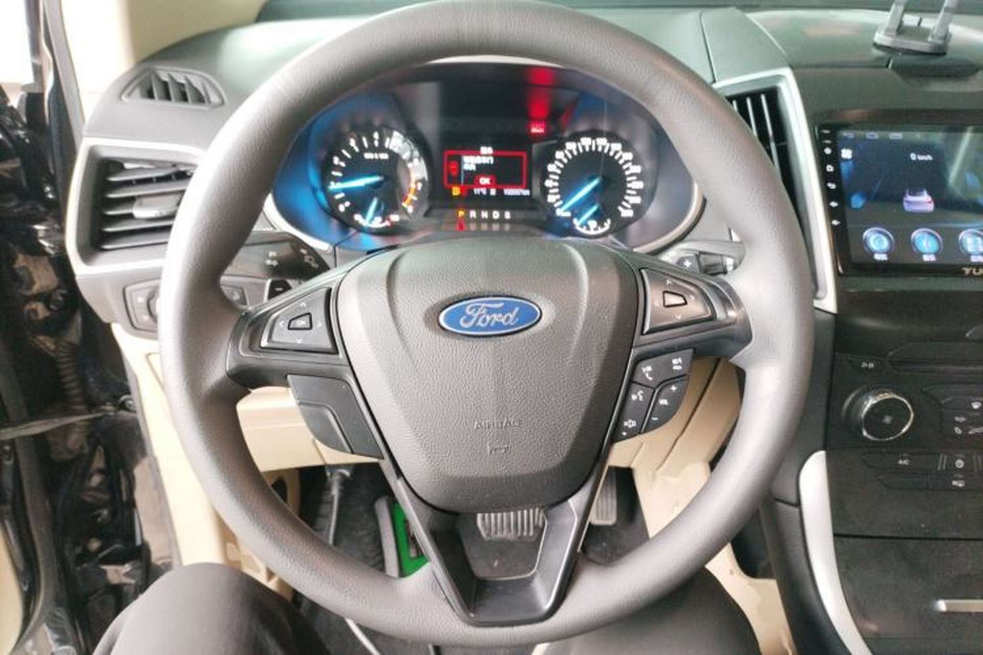 Used Ford Edge 2016 EcoBoost 245 Two-Wheel-Drive Titanium 5-Seater Steering Wheel