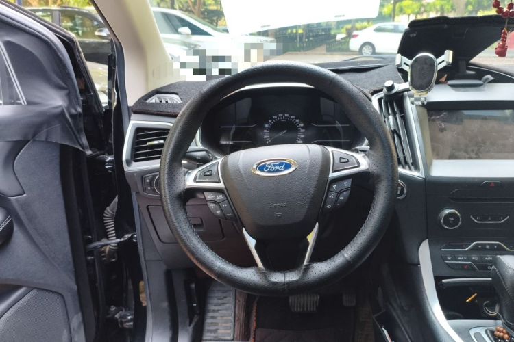 Used Ford Edge 2016 EcoBoost 245 Four-Wheel Drive Titanium Edition 7-Seater Steering Wheel