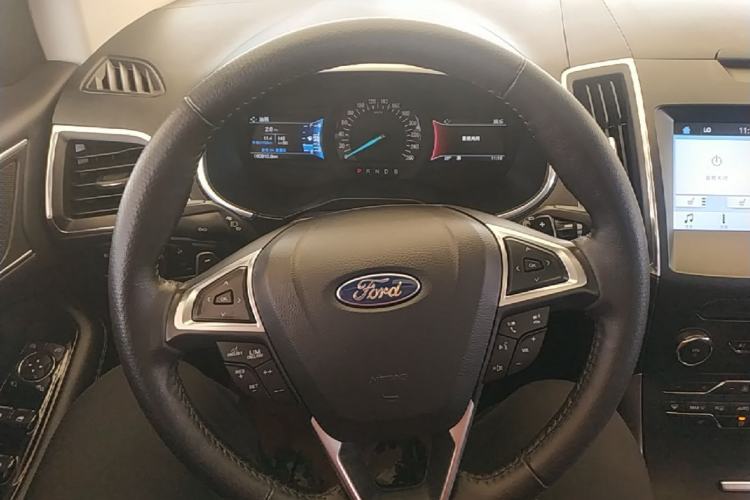 Used Ford Edge 2016 EcoBoost 245 Two-Wheel-Drive Titanium 7-Seater Steering Wheel