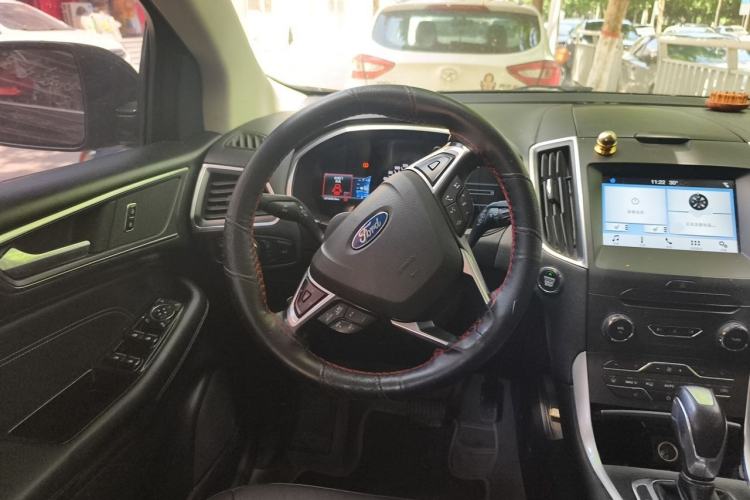Used Ford Edge 2016 EcoBoost 245 Two-Wheel-Drive Titanium 7-Seater Steering Wheel