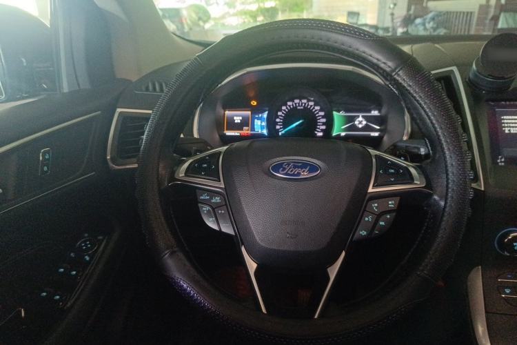 Used Ford Edge 2016 EcoBoost 245 Four-Wheel Drive Titanium Edition 7-Seater Steering Wheel