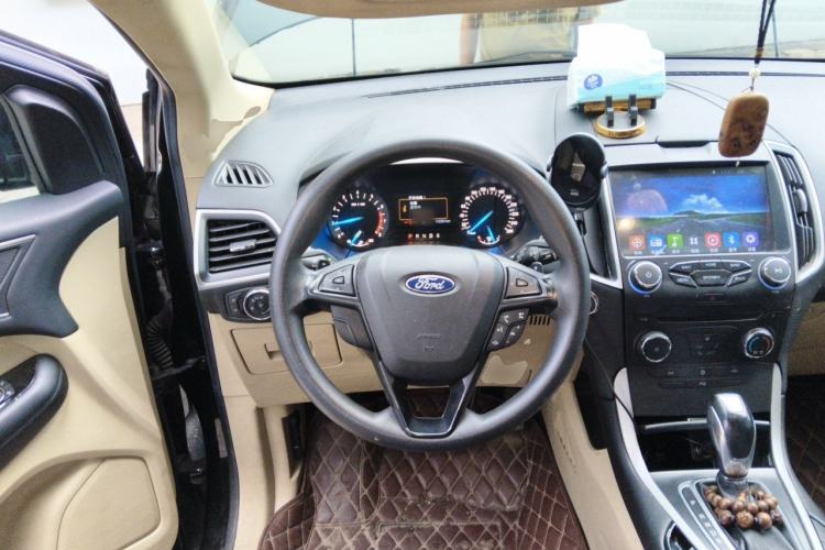Used Ford Edge 2016 EcoBoost 245 Two-Wheel-Drive Titanium 5-Seater Steering Wheel
