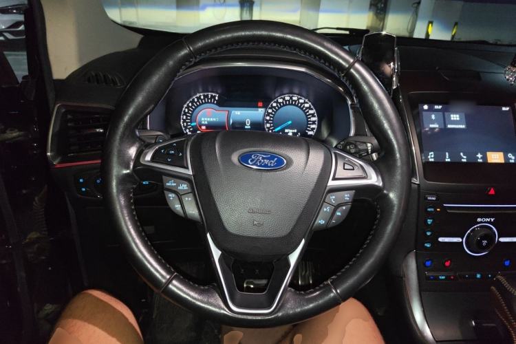 Used Ford Edge 2016 EcoBoost 245 Four-Wheel Drive Titanium 7-Seater Steering Wheel