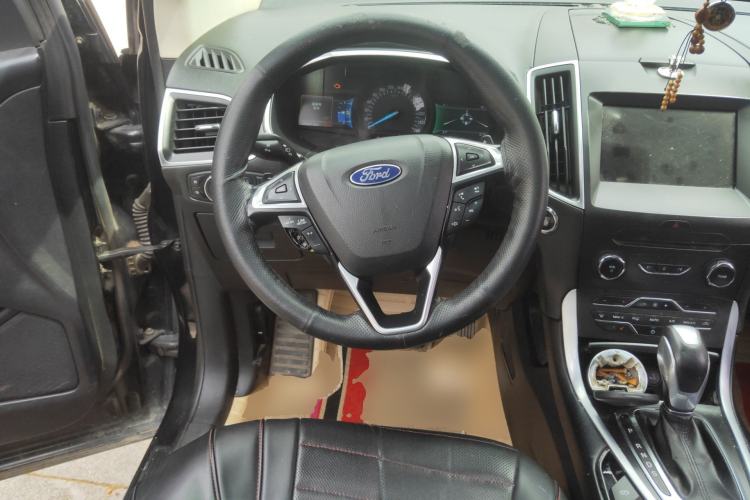 Used Ford Edge 2016 EcoBoost 245 Four-Wheel Drive Titanium Edition 7-Seater Steering Wheel