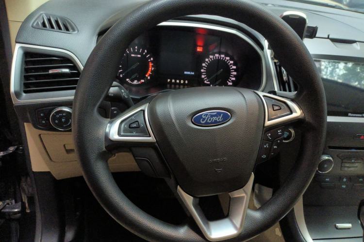 Used Ford Edge 2016 EcoBoost 245 Two-Wheel-Drive Titanium 5-Seater Steering Wheel