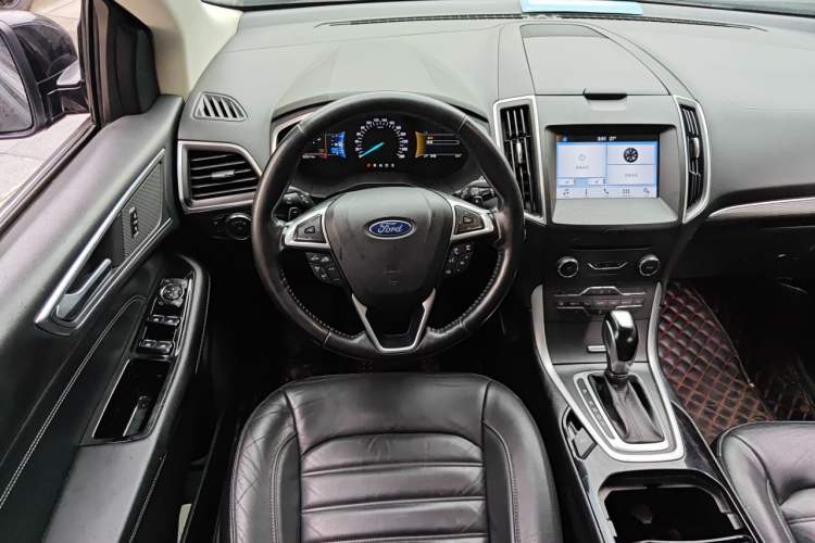 Used Ford Edge 2016 EcoBoost 245 Two-Wheel-Drive Titanium 7-Seater Steering Wheel